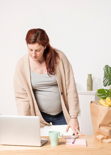 Earning Extra Income During Maternity Leave: 15+ Innovative Ideas for New Moms